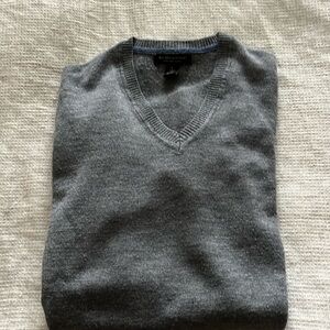 Banana Republic men’s sweater, size large